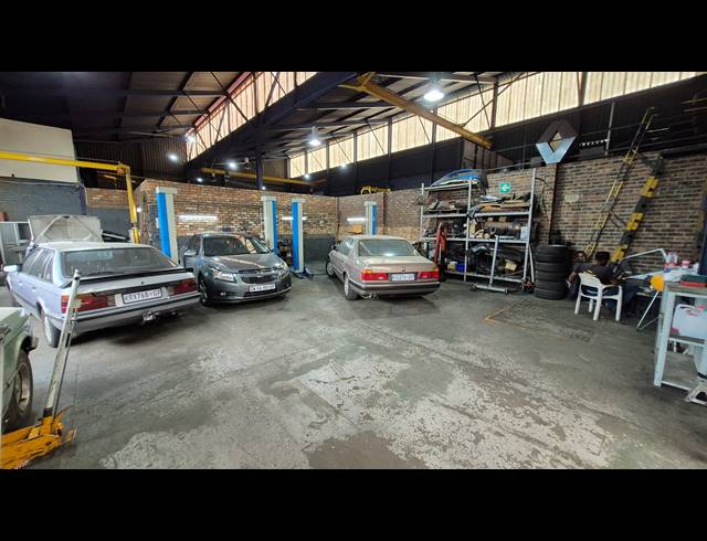 1,480M² FACTORY FOR SALE IN ANDERBOLT